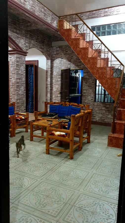 Traditional Filipino Transient House And Huts Near 100 Islands Wharf Alaminos Bagian luar foto